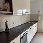 Apartman Ruhige, Zentrale 90 Qm In - Parkplatz Inklusive
