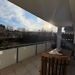 Ruhige, Zentrale 90 Qm In - Parkplatz Inklusive Apartman *