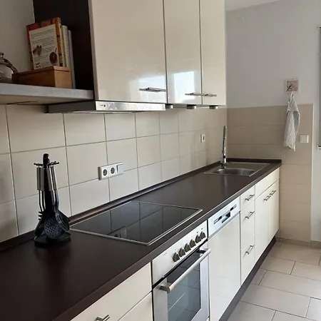 Apartment Ruhige, Zentrale 90 Qm In - Parkplatz Inklusive