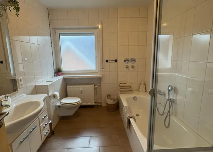 Ruhige, Zentrale 90 Qm In - Parkplatz Inklusive 아파트