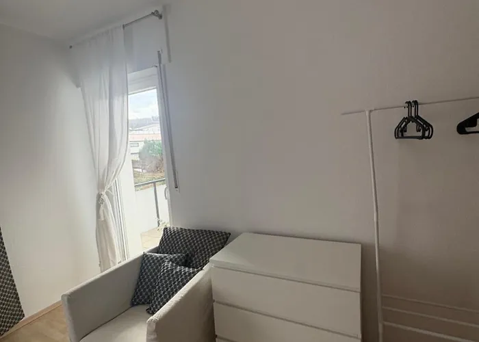 Ruhige, Zentrale 90 Qm In - Parkplatz Inklusive 아파트