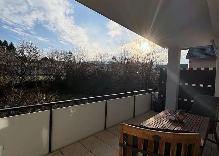 Ruhige, Zentrale 90 Qm In - Parkplatz Inklusive 아파트 *